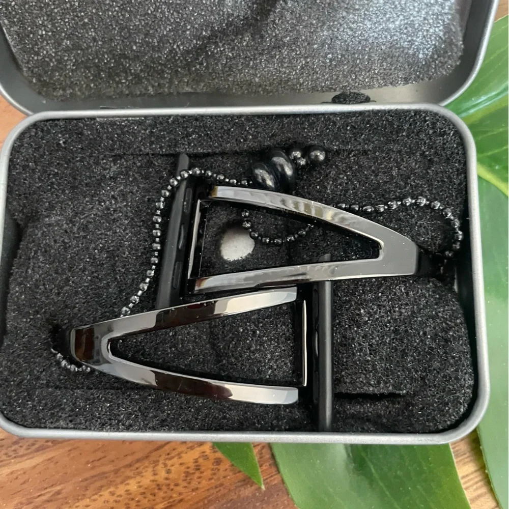 Secbolt interchangeable black watch band Apple Watch beaded chain closure NWT